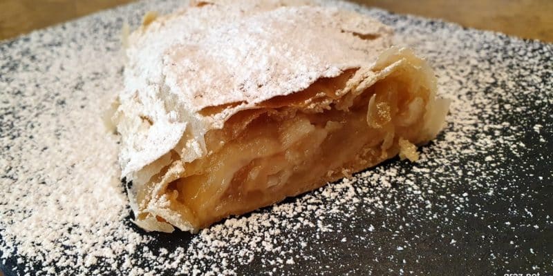 Köstlicher Apfelstrudel - Rezept - Strudel mit detaillierter Anleitung ...